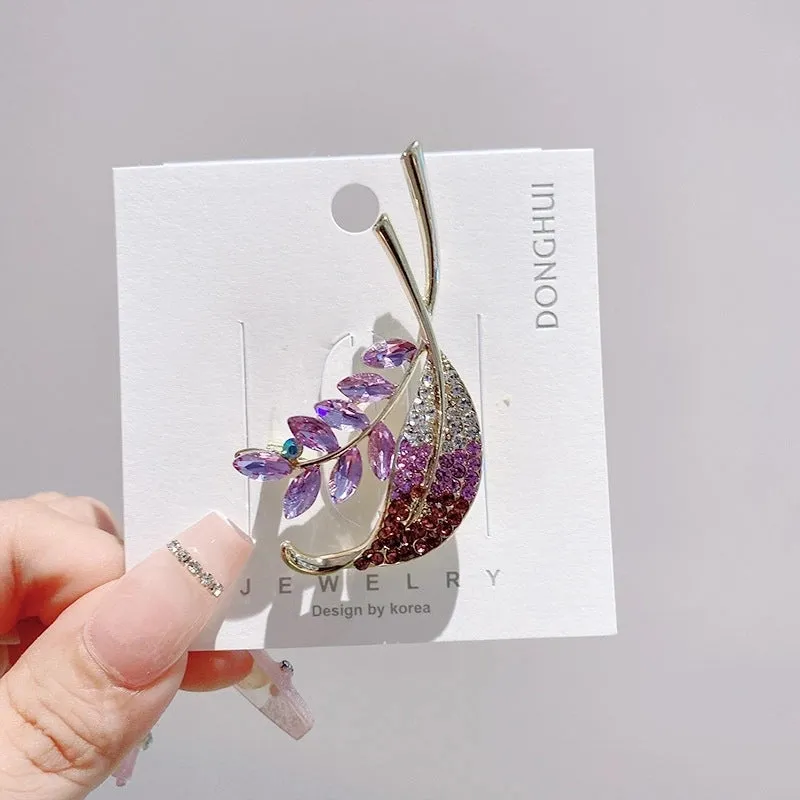 Elegant Classical Pin Leaves Flower Alloy Inlay Artificial Crystal Women's Brooches 1 Piece