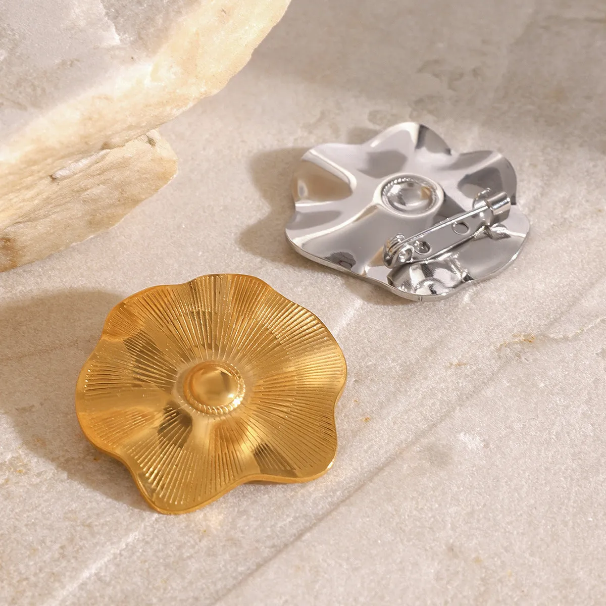 Elegant Flower Flower Stainless Steel Electroplating Brooches