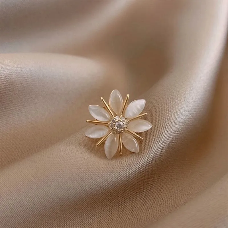 Elegant Pin Flower Alloy Plating Women'S Brooches