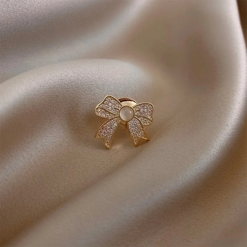 Elegant Pin Flower Alloy Plating Women'S Brooches