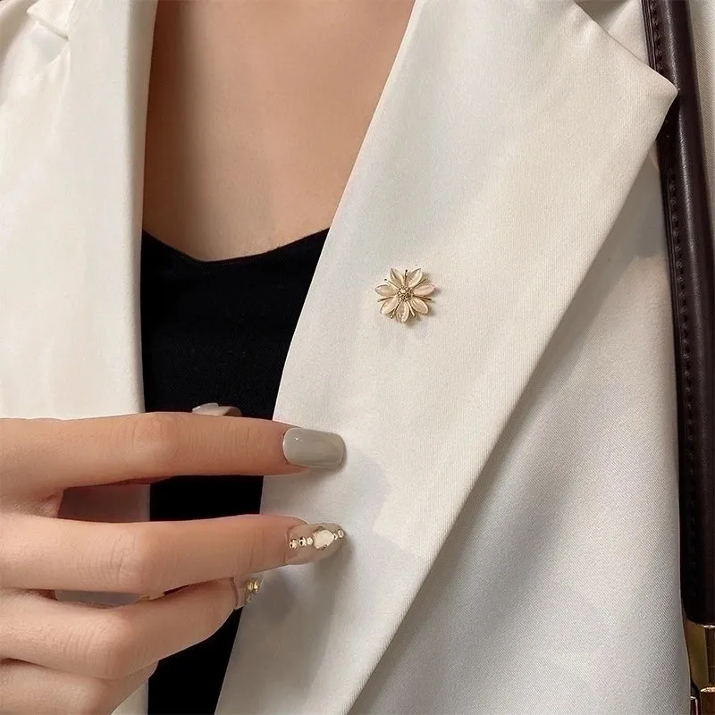 Elegant Pin Flower Alloy Plating Women'S Brooches