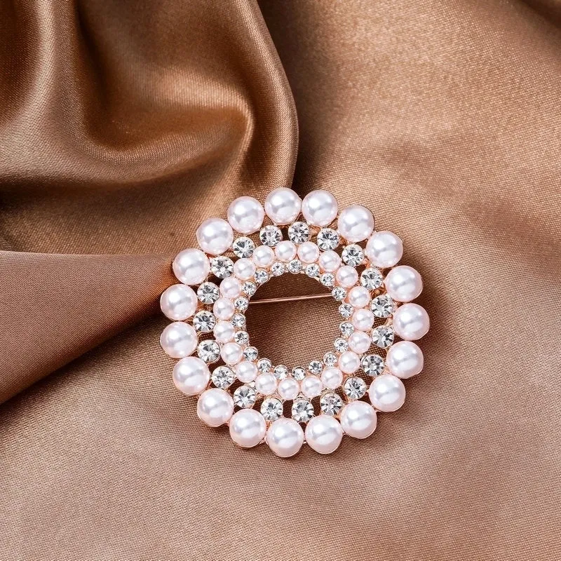 Elegant Pin Heart Shape Flower Butterfly Imitation Pearl Alloy Rhinestone Women'S Brooches