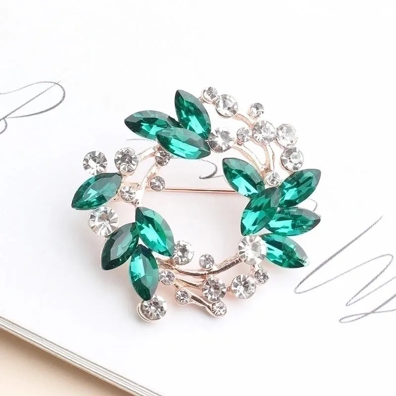 Elegant Shiny Wreath Alloy Inlay Rhinestones Women's Brooches