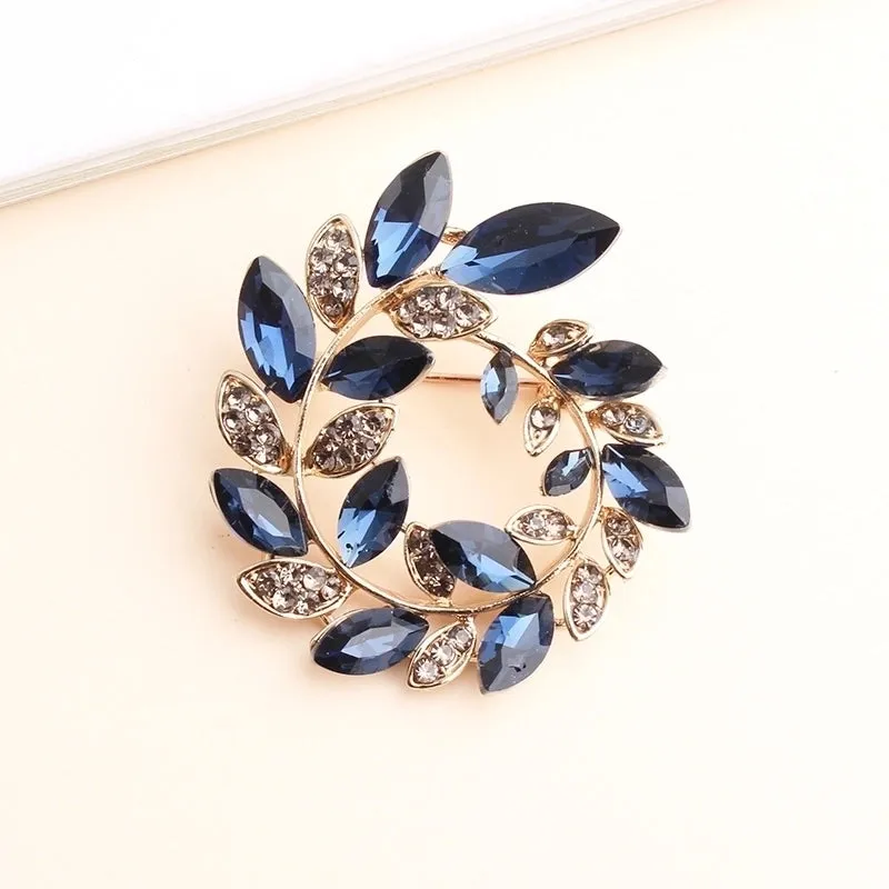 Elegant Shiny Wreath Alloy Inlay Rhinestones Women's Brooches