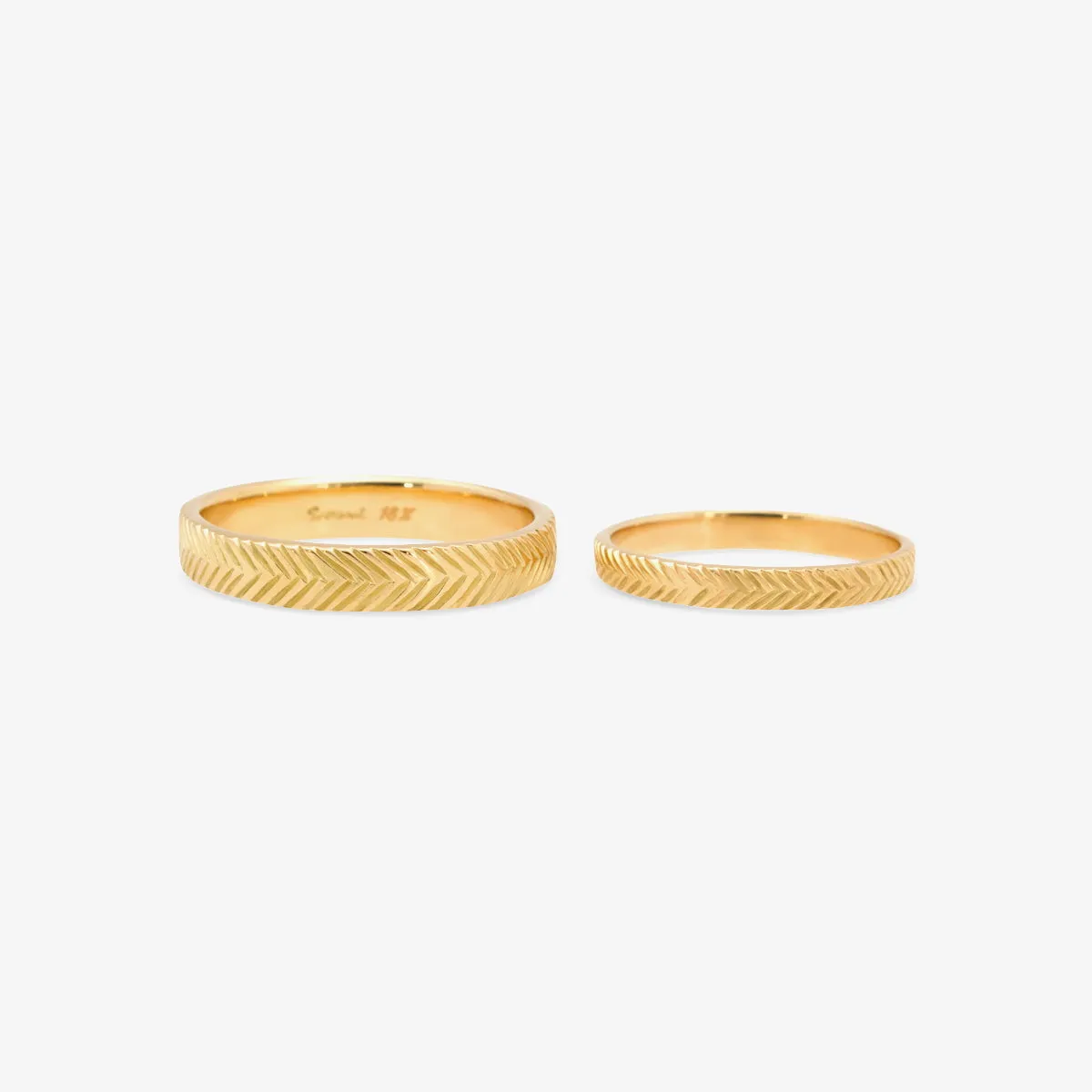 R7303 | 2.45mm Herringbone Band