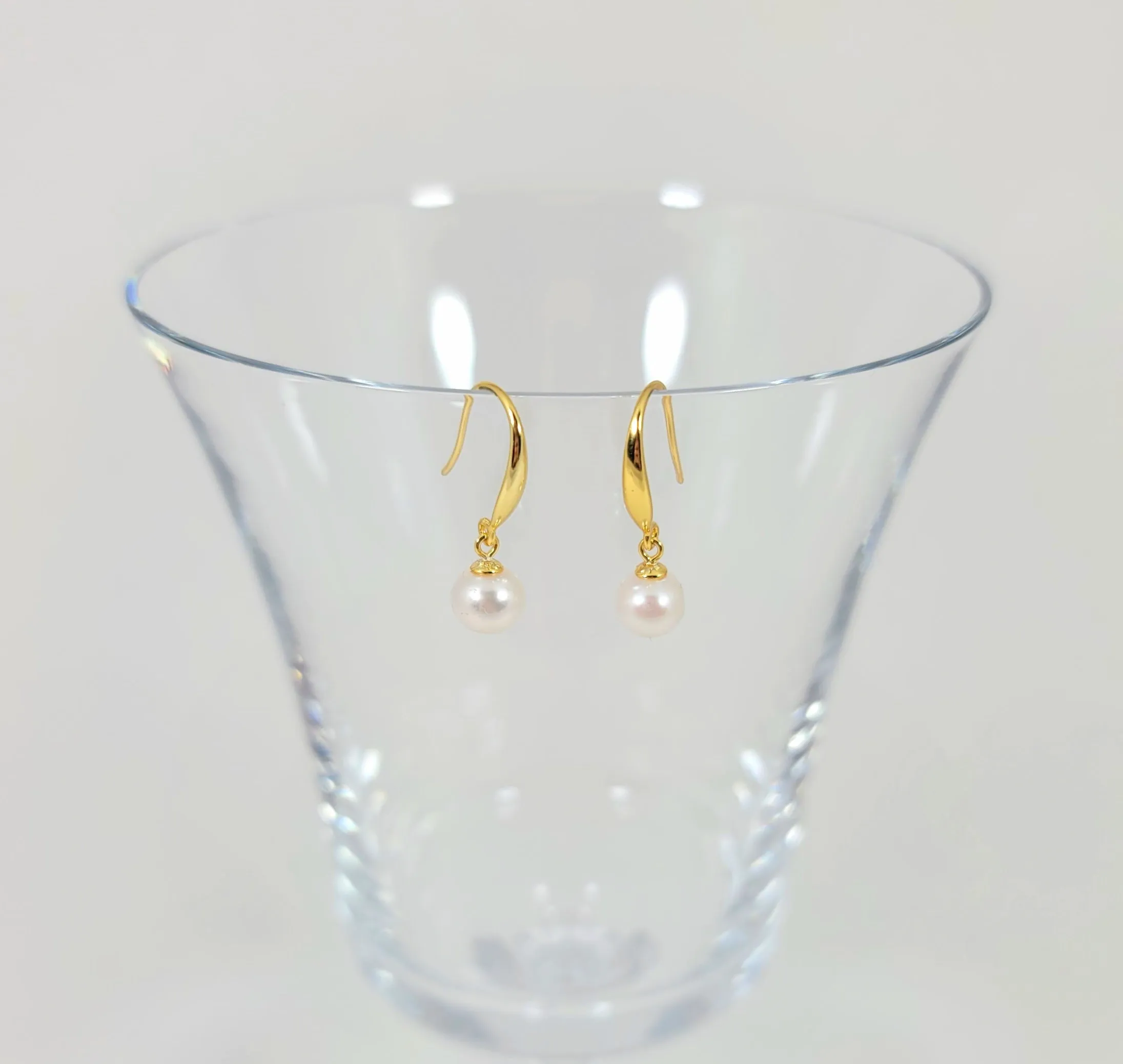 Timeless Pearl Earrings Gold